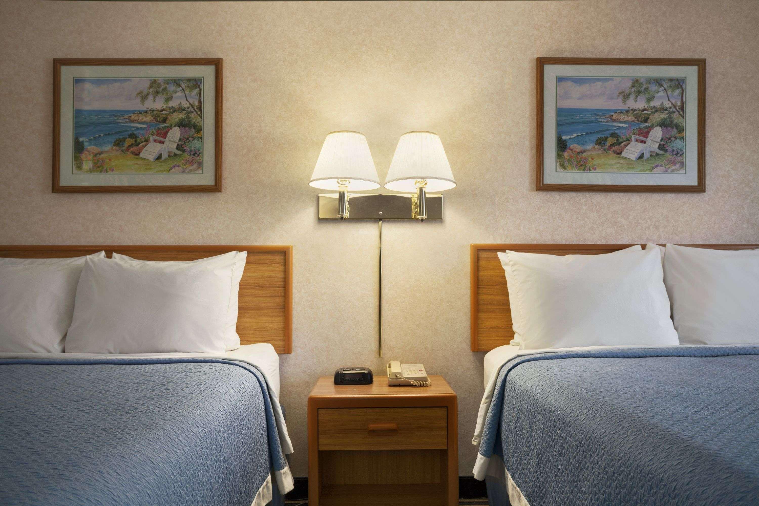 Days Inn By Wyndham Спрингвилл Экстерьер фото